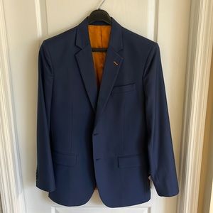 Suit, Sz 34 jacket and 33x34 pants. European fit in perfect condition.
